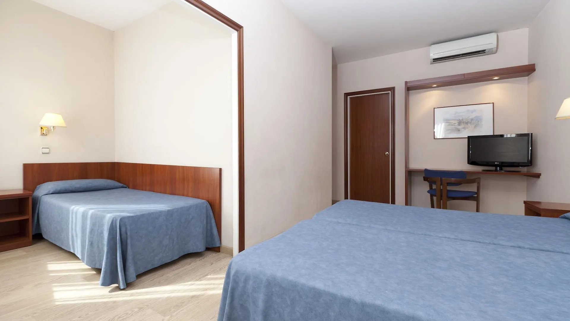 Peninsular Hotel Girona 3*,