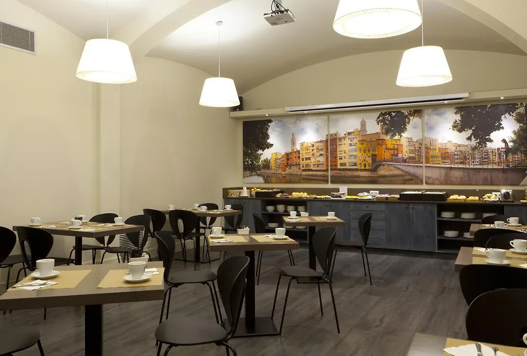 ***  Peninsular Hotel Girona Espanha