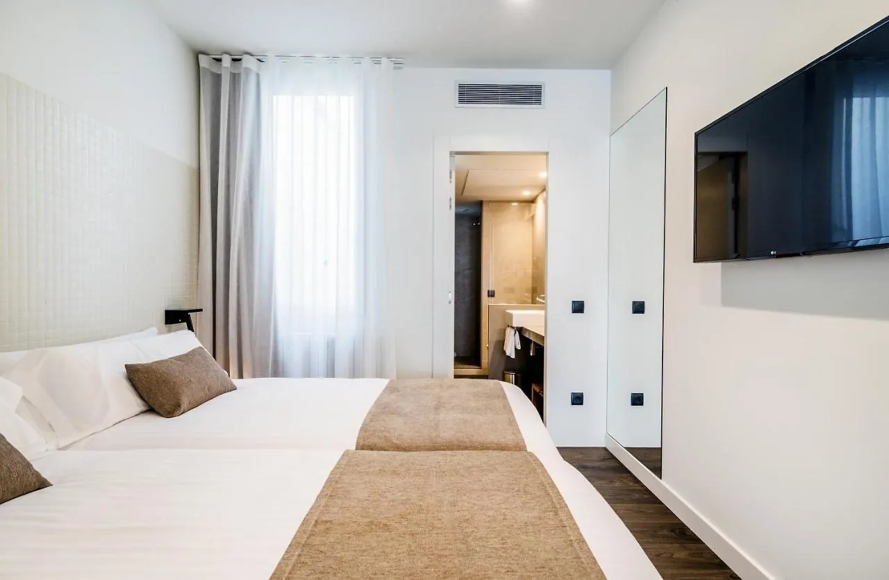 Peninsular Hotel Girona 3*,  Spain