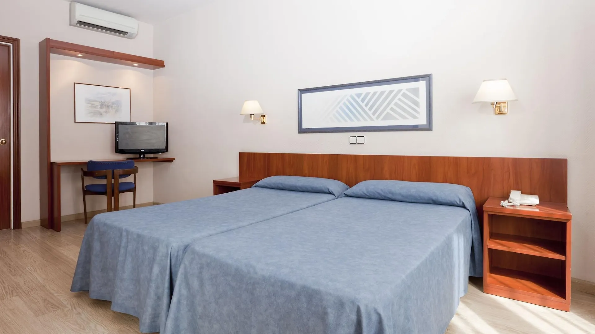Peninsular Hotel Girona 3*,  Spain
